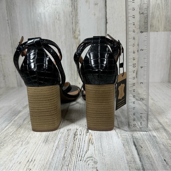 Crevo Kailtin Sandals Women's 9 Leather Open Toe Block Heel Memory Foam - Picture 5 of 7